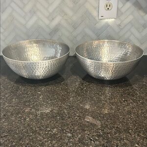 Threshold Round Hammered Silver Textured Bowls aluminum set 2 big bowls 10” NWOT
